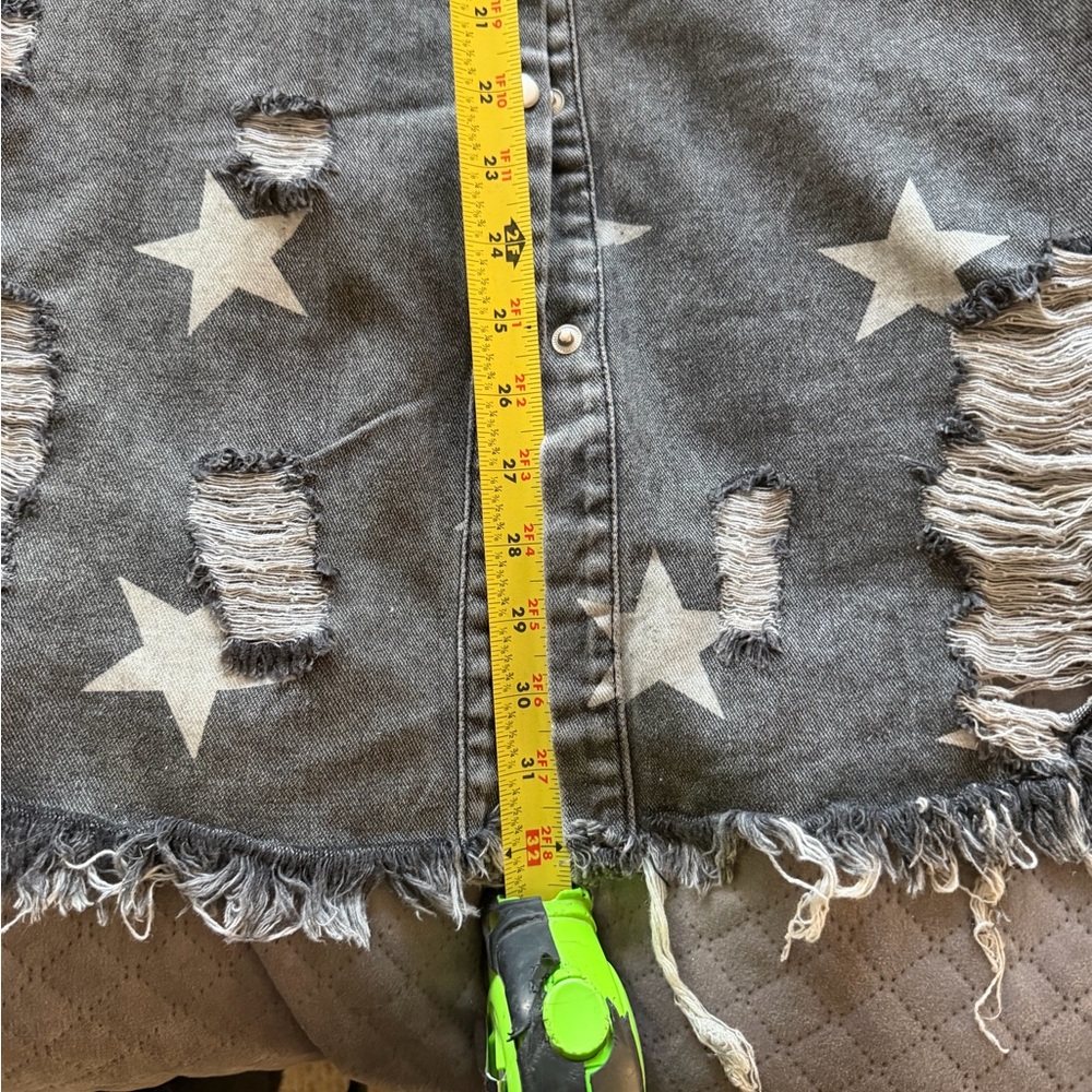 Star Pattern Distressed Jean Jacket by Rodeo Quincy - Picture 6 of 6